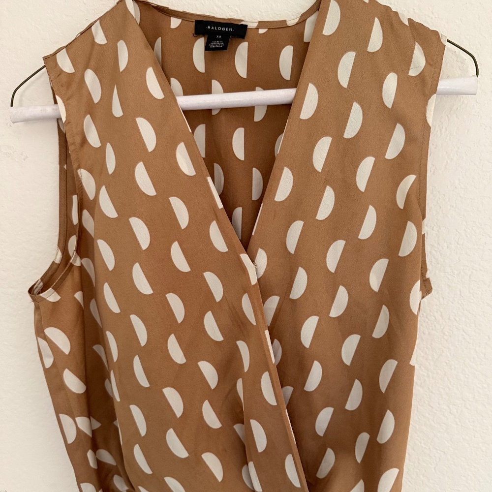 Halogen tan and cream top size xs